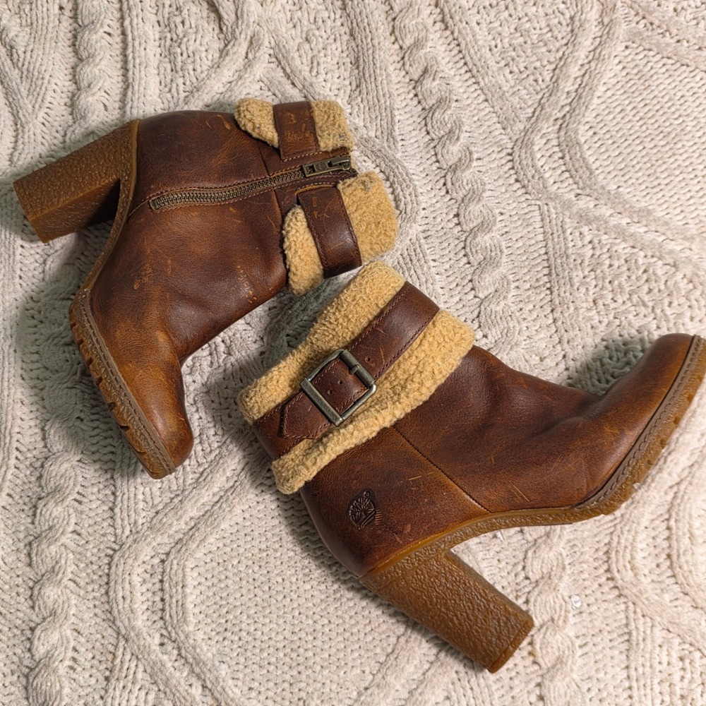 Timberland Y2K Ankle Boots Chunky Brown Leather Nubby Fur Cuff Buckle Womens 6.5